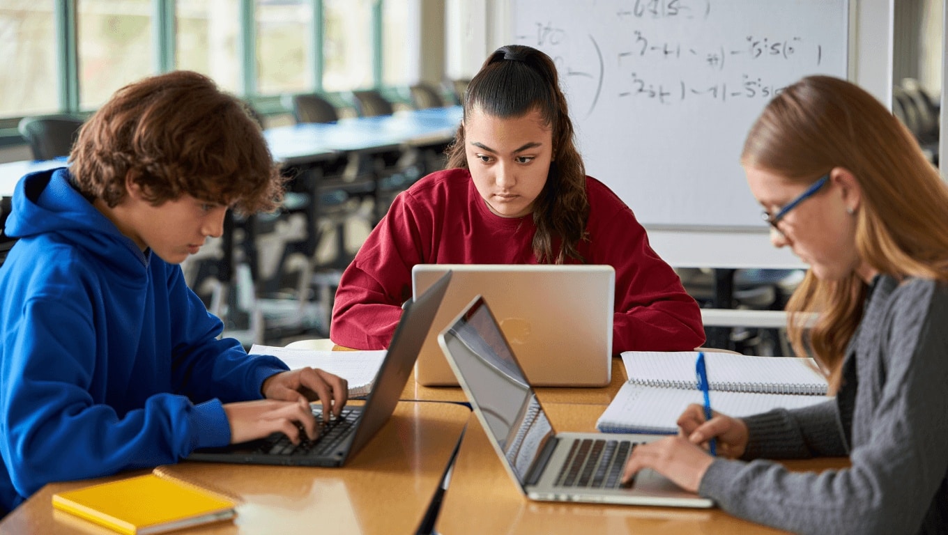 Intelligenza artificiale a scuola: i ragazzi la usano per i compiti